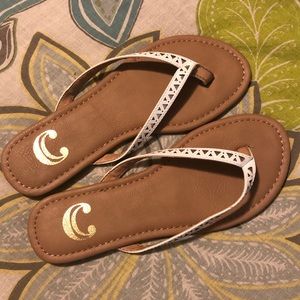 Charming Charlie Flip Flop Sandals NWOT